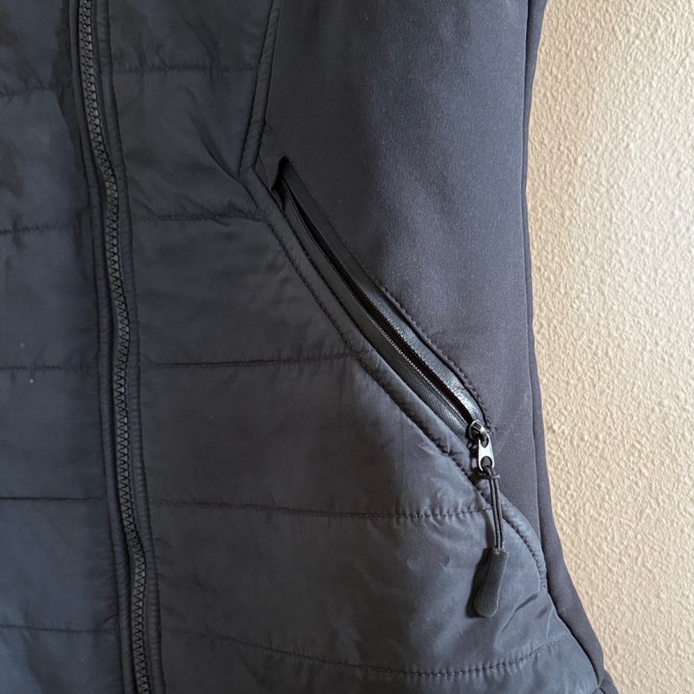 Bench Quilted Vests Set - Picture 8 of 11